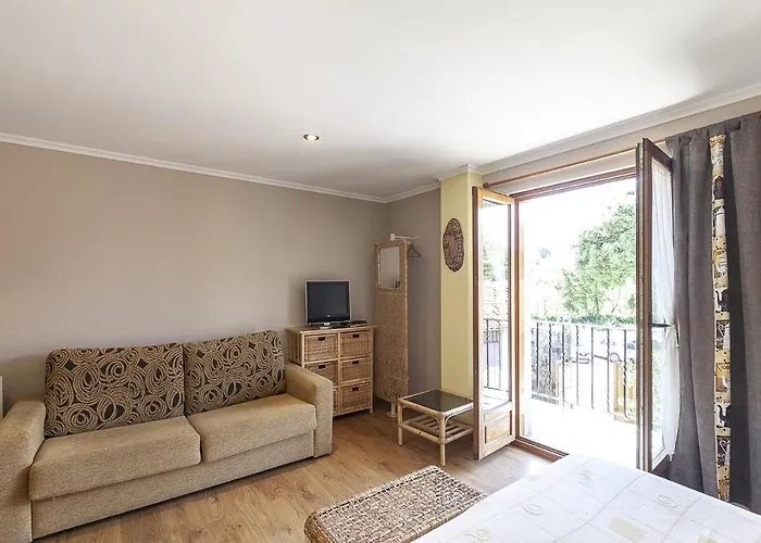 Y El Cafetal Villa *