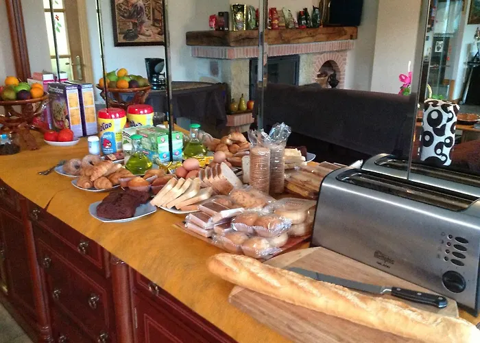 Y El Cafetal Villa *