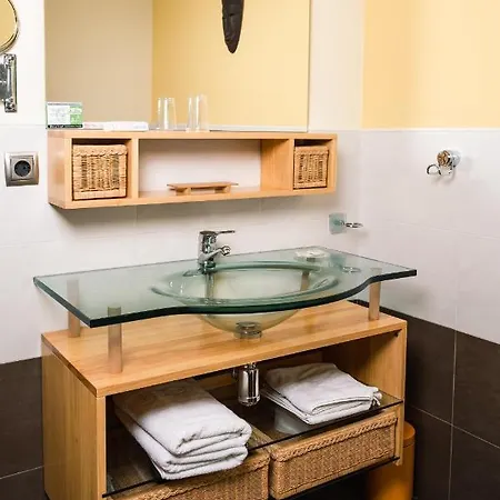 Y El Cafetal Villa *